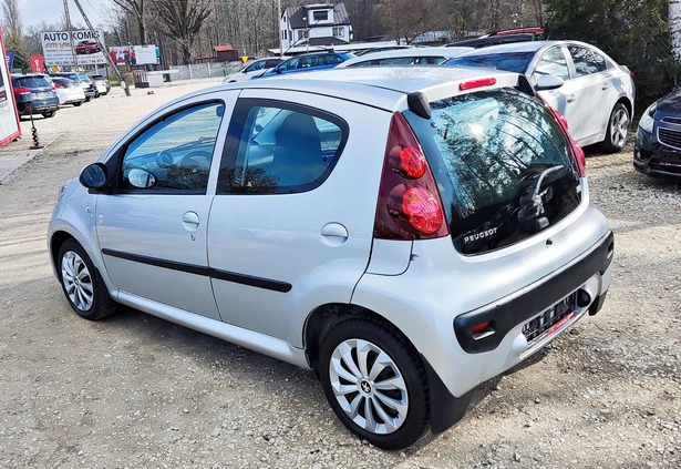 Peugeot 107 cena 18950 przebieg: 167000, rok produkcji 2014 z Trzebiatów małe 407